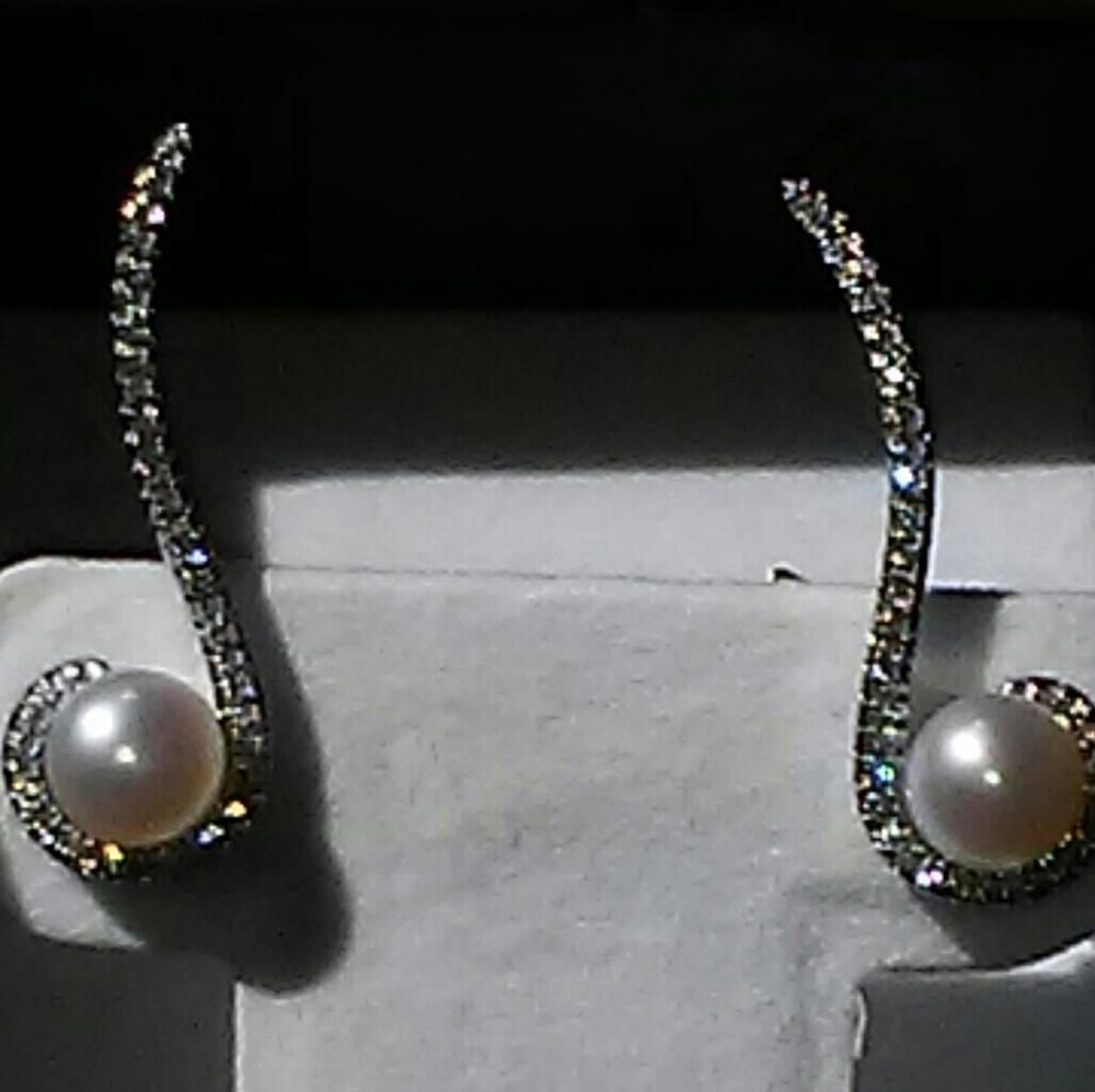 HONORA PEARL DIAMOND EARCLIMBERS NIB!!